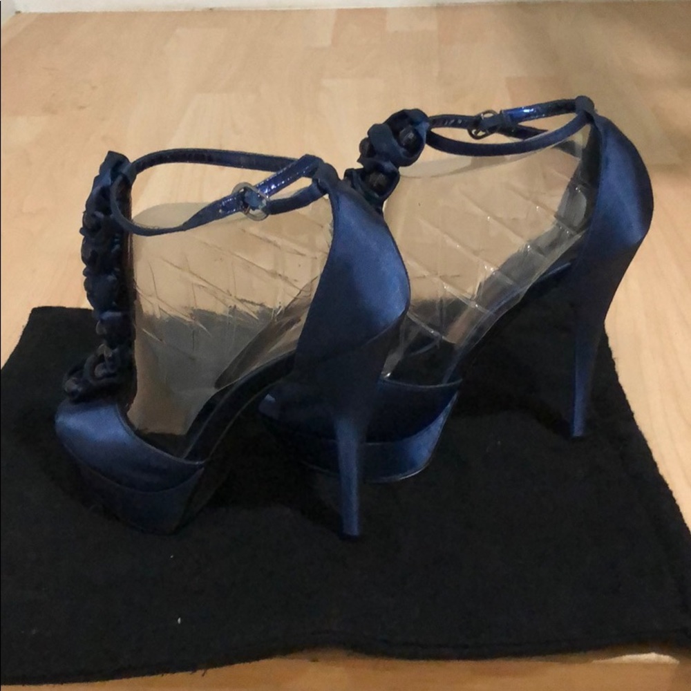 Shoes - Picture 3 of 4